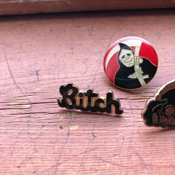Enamel Pins🔥🔥🔥Bitching VINTAGE enamel pin set! - Picture 3 of 5